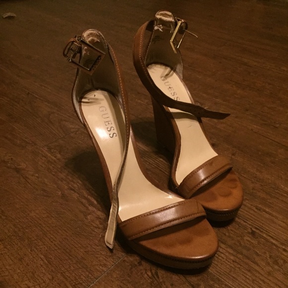 Heels - Picture 4 of 4